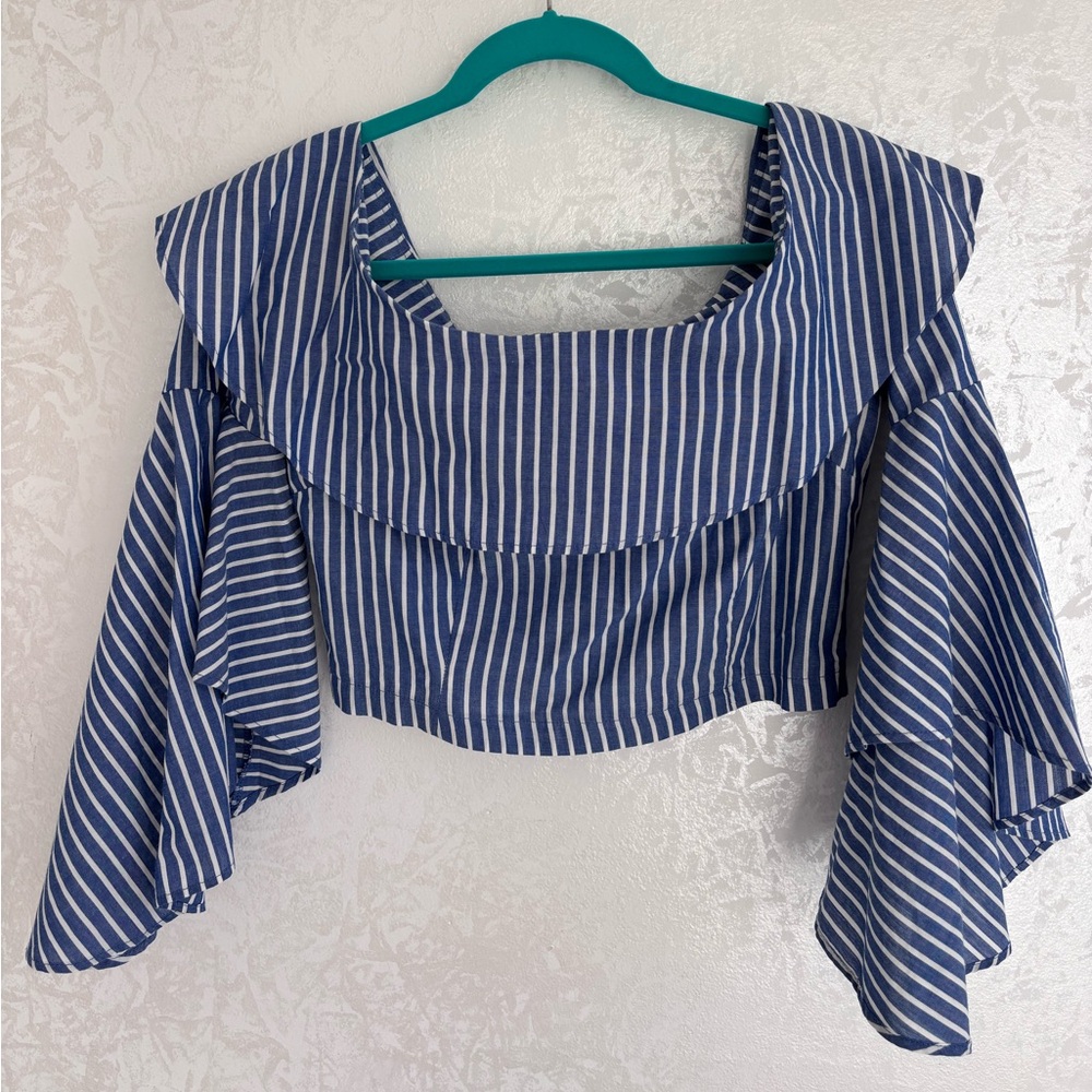 Cage Striped cropped Top with bell sleeves Size M